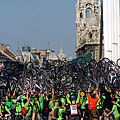 critical-mass-budapest-20-april-2008.jpg