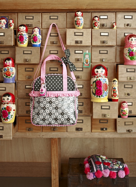 Basil Jasmin Baboushka Shopper on cupboard imagephoto.jpg