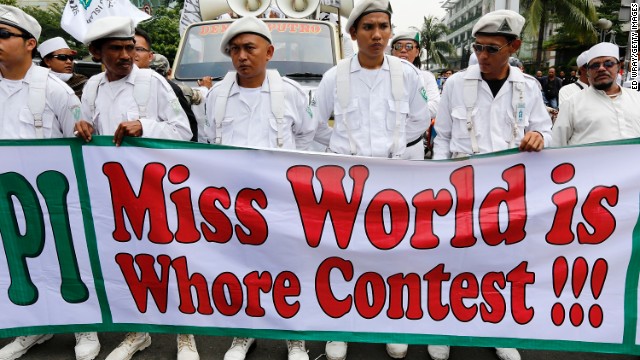 130926231259-indonesia-miss-world-protest-horizontal-gallery