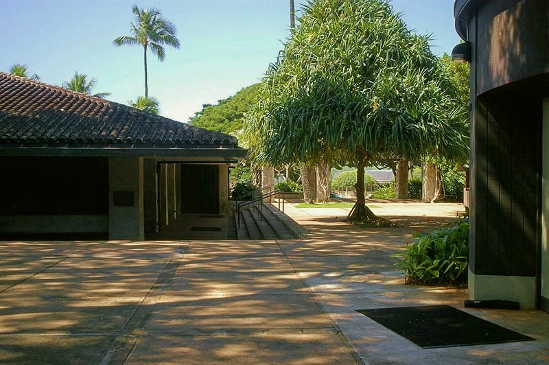 Punahou_Chapel_and_Round_House