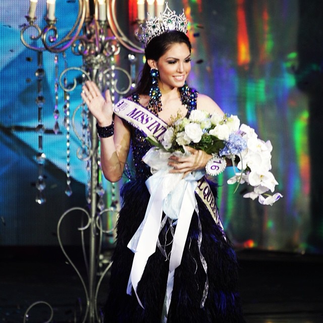 Miss-International-Queen-2013-Marcelo-Ohio-First-Walk