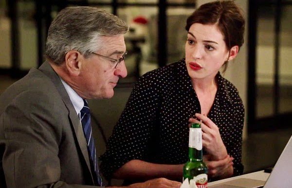 robert-de-niro-works-for-anne-hathaway-in-the-intern.jpg