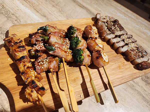邱比特串燒 蘆洲中正店:食材新鮮、美味多樣,聚餐宵夜的好選擇