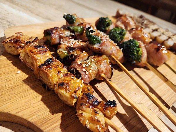 邱比特串燒 蘆洲中正店:食材新鮮、美味多樣,聚餐宵夜的好選擇