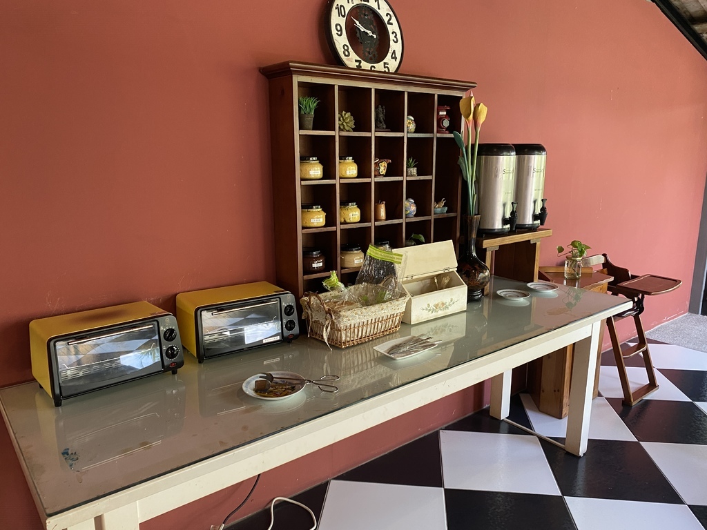 [心得] 花蓮 白陽山莊/寵物民宿/有草皮