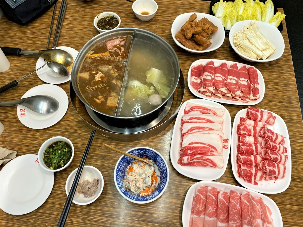 [食記] 新北新莊-詹記麻辣鍋 /宵夜火鍋推薦