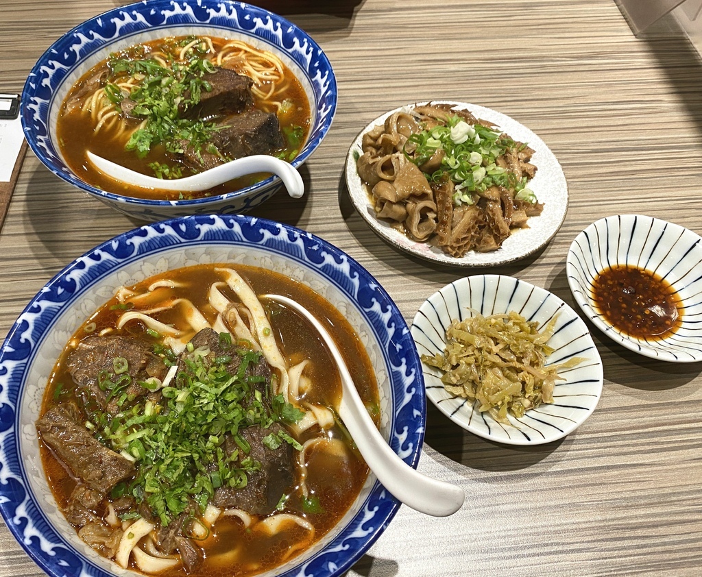 [食記] 台北大安－牛肉麵.雞湯