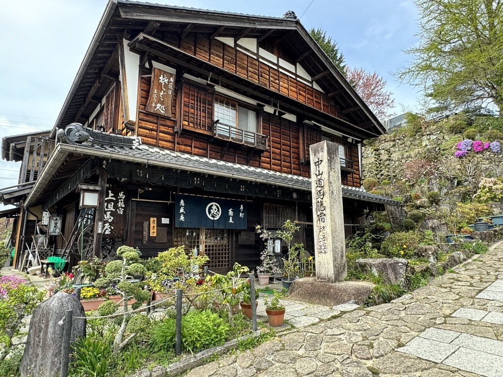 日本中部岐阜縣景點一日遊｜漫遊古老的中山道驛站「馬籠宿」｜搭