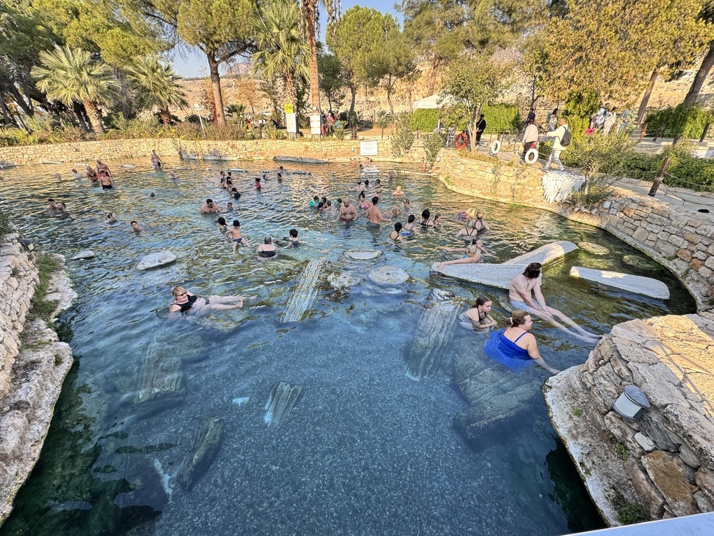 土耳其🇹🇷之旅｜棉花堡（Pamukkale)石灰岩地形及溫泉