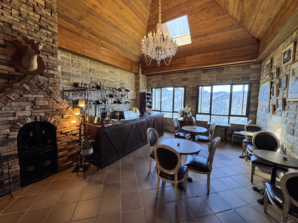 清境佛羅倫斯渡假山莊：帶毛孩一起住進歐洲童話城堡！歐風爆棚、