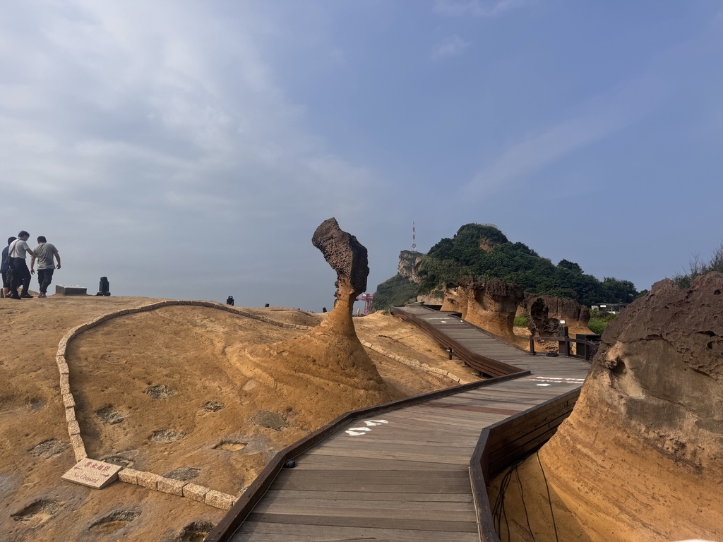 【新北萬里-野柳地質公園】初次探訪奇岩美景與酷熱考驗的一天| 【新北萬里-野柳地質公園】初次探訪奇岩美景與酷熱考驗的一天|