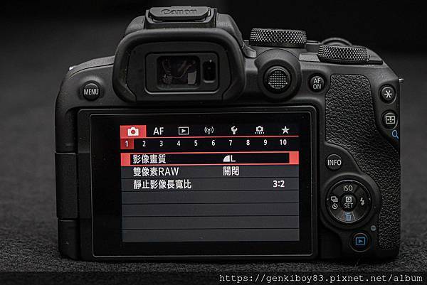 圖 EOS R入門機種 EOS R10開箱與R50簡單比較