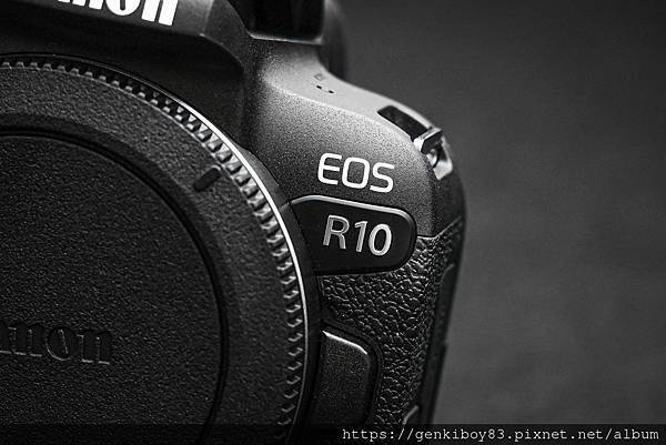 圖 EOS R入門機種 EOS R10開箱與R50簡單比較