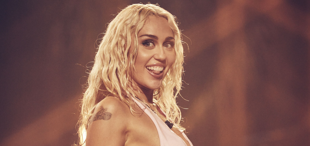 Miley Cyrus—Flowers｜我可以買束花送自己，