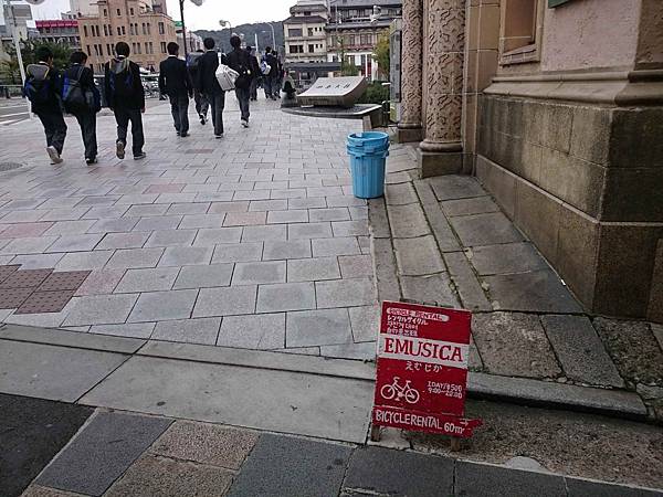 路口指示.jpg 路口指示.jpg