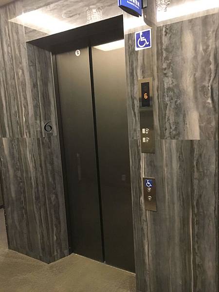 電梯.jpg