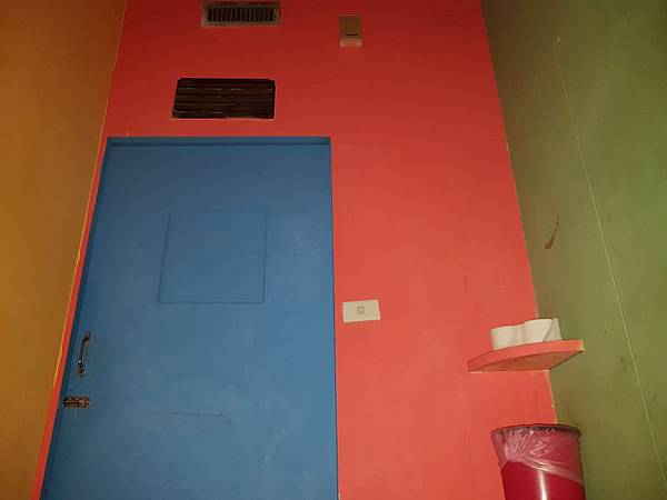 小房間.jpg 小房間.jpg