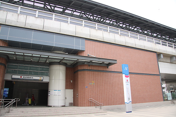 2010.3 高雄 捷運橋頭糖廠站