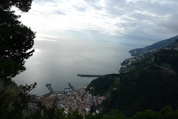 登頂後看到的Amalfi