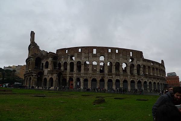 Colosseo遠看