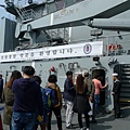 排隊進軍艦