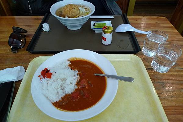 午餐番茄咖哩飯