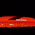 紅色的Allianz Arena