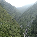 前往Bhagsu Waterfall