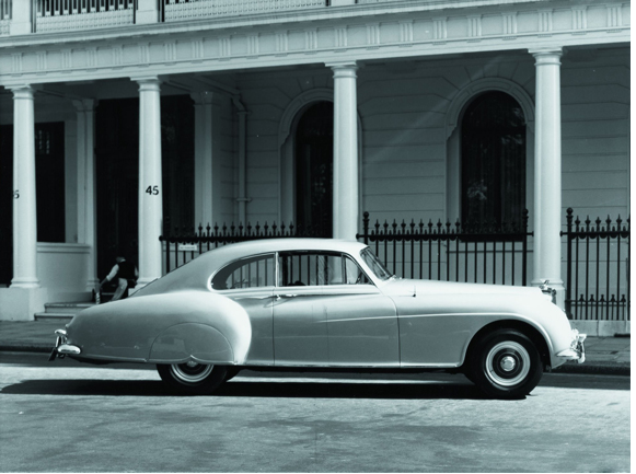 Bentley品牌介紹 皇家豪華血統的唯一繼承者（歷代車款相