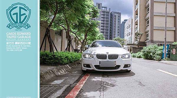 今天GE台北車要介紹的就是深受許多年輕人喜愛的車款正09年.12年式 BMW E92 335I coupe M-SPORT價格.規格.性能介紹.配備大滿配！外匯車 美規  12年式 BMW E92 335I coupe M-SPORT售價NT140萬  09年 BMW E92 335I coupe M-SPORT售價NT130萬  這兩台白色的BMW E92 335I coupe M-SPORT都是車主寄賣喔！  這款E92車型的335i ，雖然從開始上市開賣至今，但它外型車身線條的設計依然是不敗款，也算是BMW 雙門轎跑車型的重大改變！除了外觀，最重要的當然是他的引擎動力，雙渦輪增壓引擎，3000cc排氣量306P的馬力,讓許多熱血的車友們眼睛為之一亮。他的話題總是不斷，除了外觀吸引人，動力也讓人體驗一次就迷上了。當然，後續的改裝CP值也是一拜，動力要上看500p絕對不是難事，就連小編也對他一度的迷戀......  小編先介紹BMW E92 335I coupe M-SPORT的性能  由於335i Coupe的底盤系統早就用上了M Sport版本的懸掛套件來提升彎道性能，因此在這部分並沒有進行更大的變化，只是敞篷版本的懸掛高度降低了1釐米而已，並將彈簧和避震器的硬度調到了M版本相同的水準，帶來的結果其實也不難想像，那就是更高的彎道通過速度和略顯突兀的顛簸過濾水準。