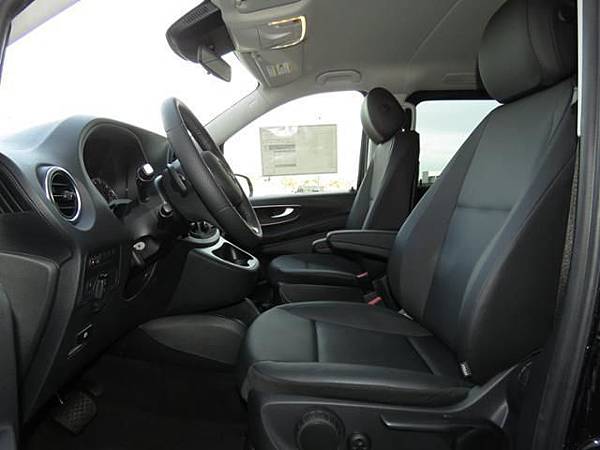 全新benz 商用車Metris美國自辦進口