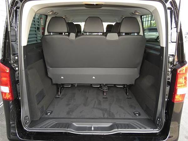 全新benz 商用車Metris美國自辦進口