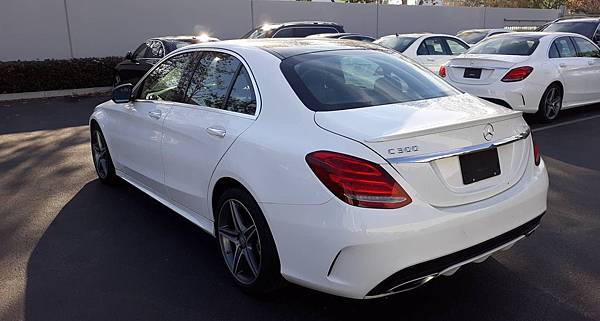 2016 C300 4Matic (6).jpg