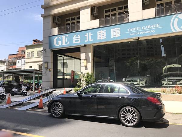 1502c300#美國外匯車c300駕駛心得評價比較與台灣代理商c200的差異性.jpg