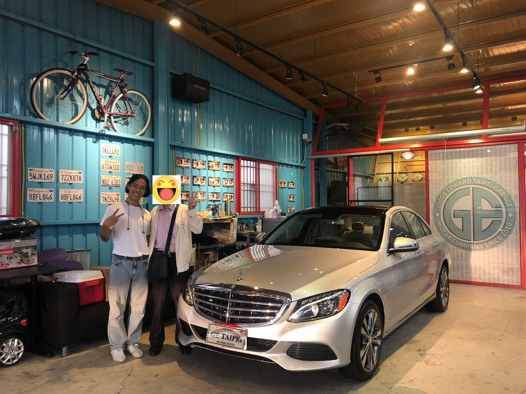 感謝賓士BENZ C300外匯車車主台南邱大哥對GE台北車庫評價與肯定及推薦，邱大哥跟許多朋友說GE台北車庫是北部及中不難得的優良外匯車商之一，原因是有自己美國公司負責買車找車及運車，有自己進口車維修保養廠負責保固維修等後續服務，在台灣外匯車商當中算是非常少見，無論是外匯車價格及服務品質等更是值得推薦給大家，想買車況品質優良外匯車嗎？想買價格便宜的外匯車嗎？不要懷疑，來GE台北車庫比較一下就知道了