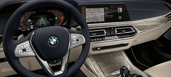 bmw-x7-inform-innovative-luxury.jpg