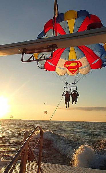 [長灘島旅遊]長灘島自由行 day 4♥Boracay♥parasailing拖曳傘飛上天 夕陽篇