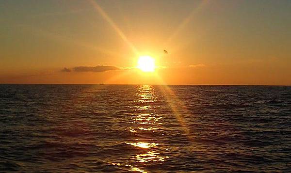 [長灘島旅遊]長灘島自由行 day 4♥Boracay♥parasailing拖曳傘飛上天 夕陽篇