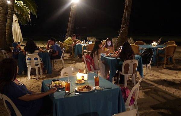 [長灘島旅遊]長灘島自由行 day3♥Boracay♥Dmall商圈 長灘島美食TRIBAL BAR