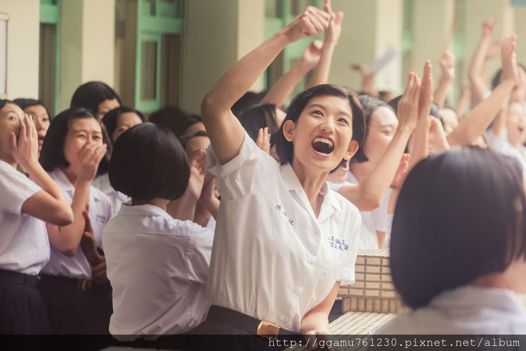 0629 虹茜(中)在《鬥魚》電影版飾演紅豆。(圖:多曼尼提供).jpg 0629 虹茜(中)在《鬥魚》電影版飾演紅豆。(圖:多曼尼提供).jpg