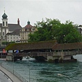 每個城市都有河跟橋.jpg