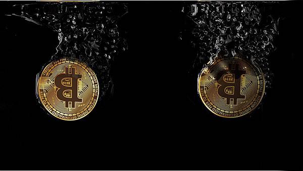 bitcoin-3270890_960_720.jpg