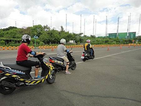 機車族…天蠍最愛闖紅燈 金牛乖乖等