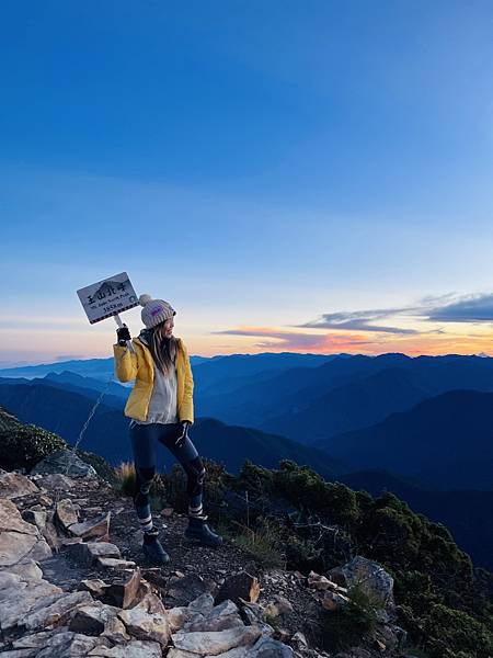 【登山】玉山我來了|兩日行程-第二天|北峰碎石坡段超硬|主峰 【登山】玉山我來了|兩日行程-第二天|北峰碎石坡段超硬|主峰