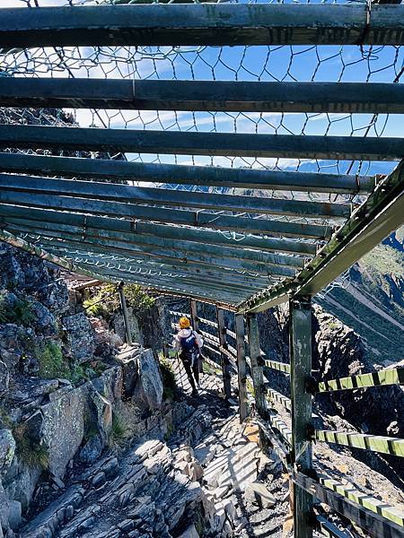 【登山】玉山我來了｜兩日行程-第二天｜北峰碎石坡段超硬｜主峰