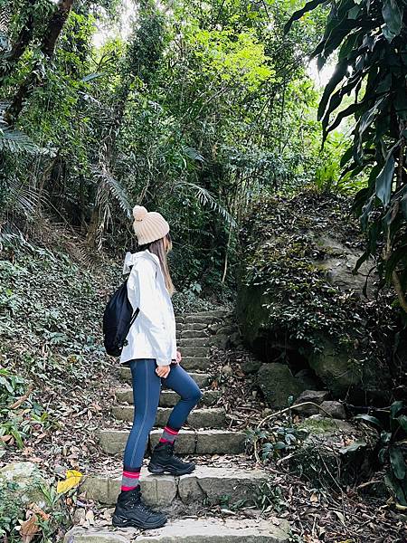 【崁頭山】 【崁頭山】