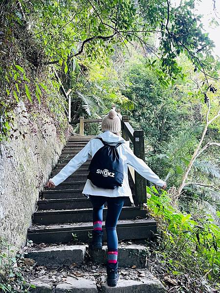 【崁頭山】 【崁頭山】