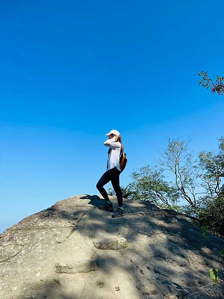 【崁頭山】 【崁頭山】