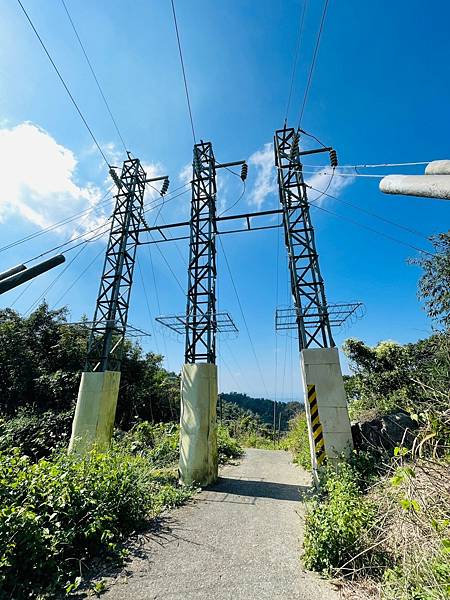 【崁頭山】 【崁頭山】