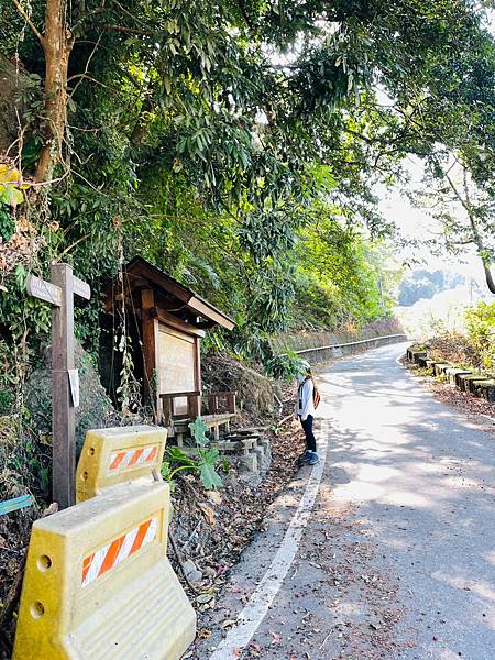 【崁頭山】 【崁頭山】